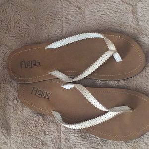 Flojos sandals